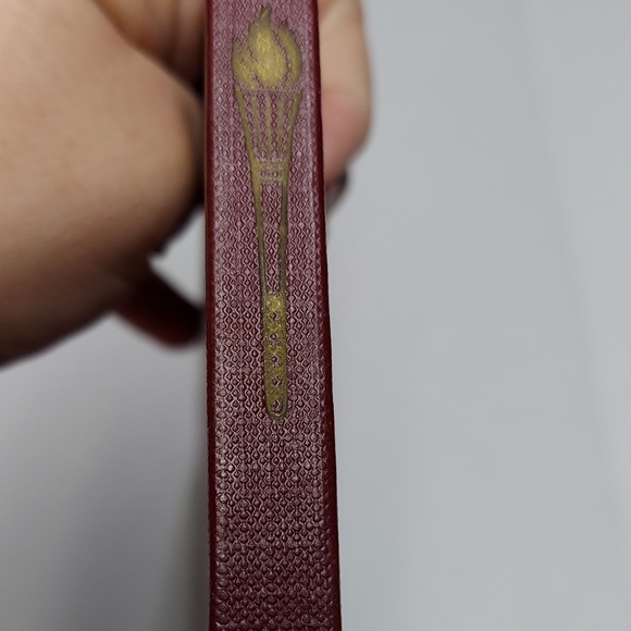 President Kennedy Book Torch Is Passed Vintage - Picture 7 of 11